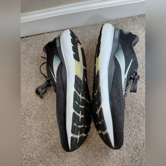 Brooks Gray/Black Ghost 16 Men’s 11D Excellent - Picture 5 of 12